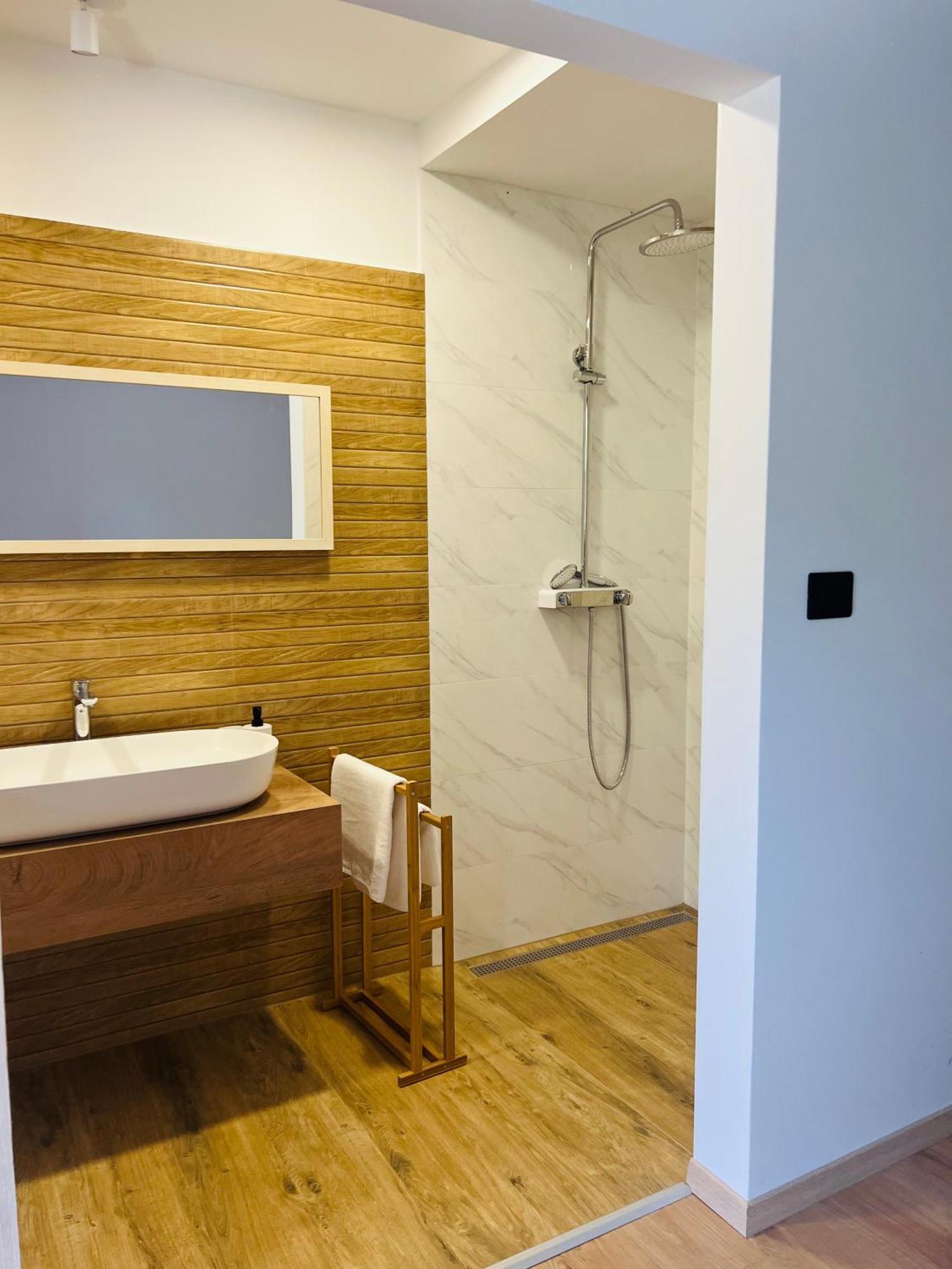 Vila Prisunca Jacuzzi & Swimming Pool Pazin Eksteriør billede