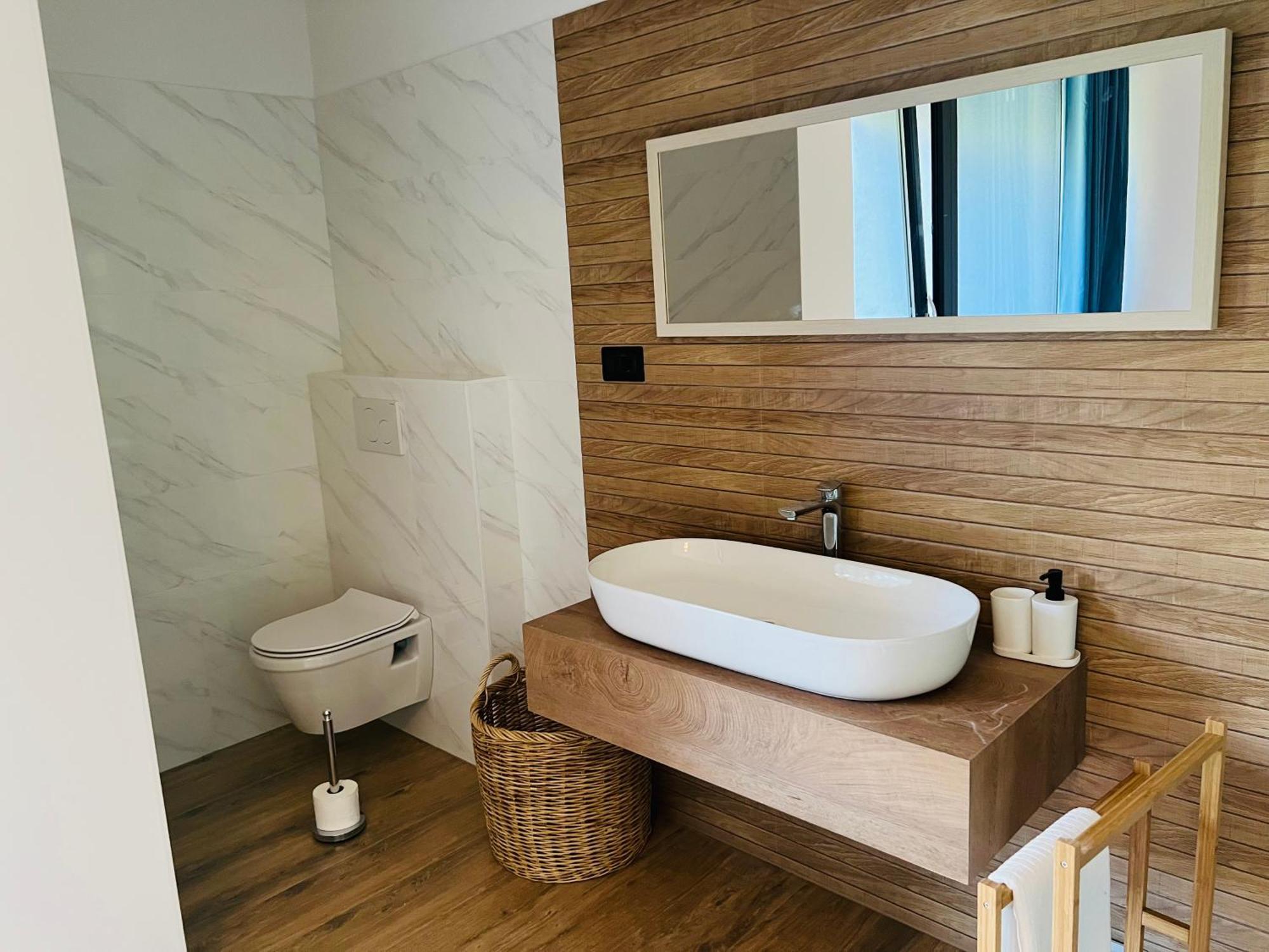 Vila Prisunca Jacuzzi & Swimming Pool Pazin Eksteriør billede